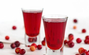 Как приготовить водку на клюкве