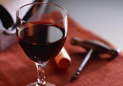 Красное вино повышает или понижает давление?: что нужно знать, описание сорта, отзывы